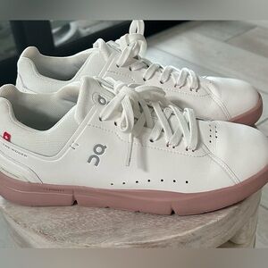 ON Sneakers, The Roger